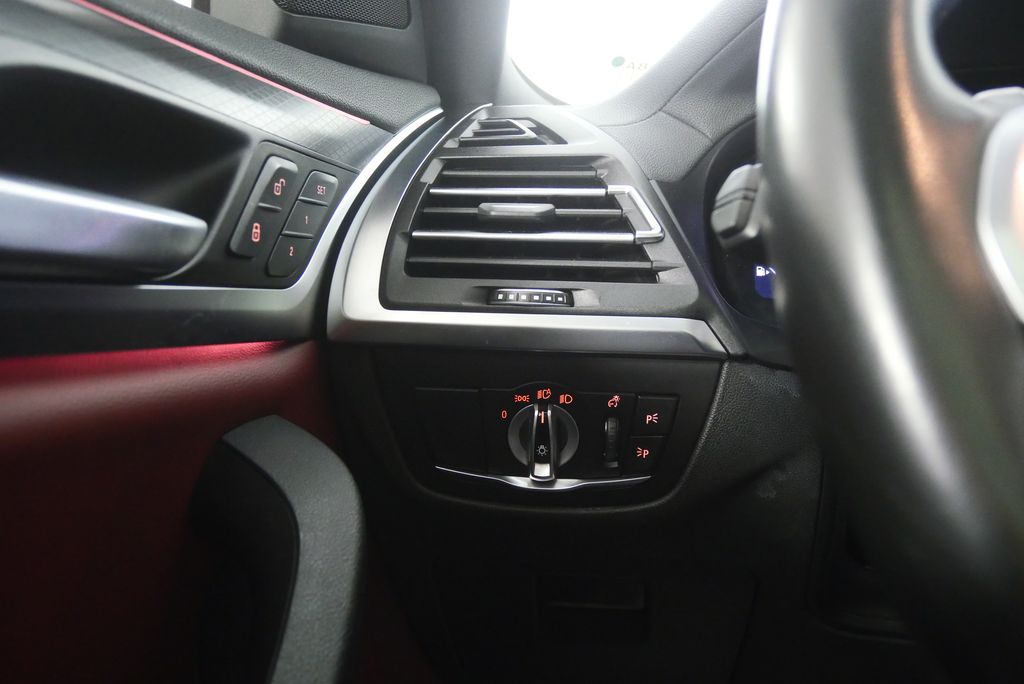 Thumbnail: 2023 BMW X4 - 21