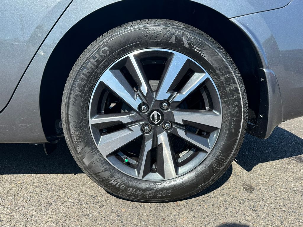 2025 Nissan Versa 1.6 SV