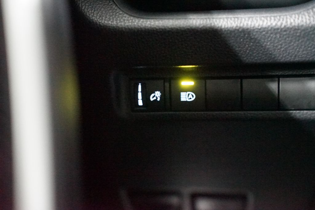 Thumbnail: 2025 Toyota RAV4 - 24