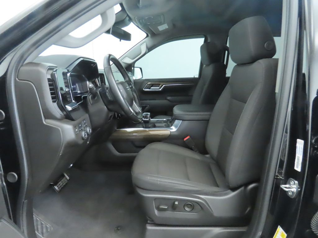 2024 Chevrolet Silverado 1500 RST 19
