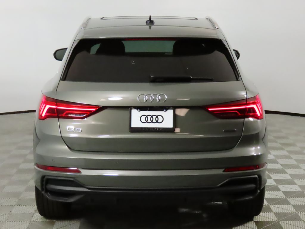 Thumbnail: 2025 Audi Q3 - 4
