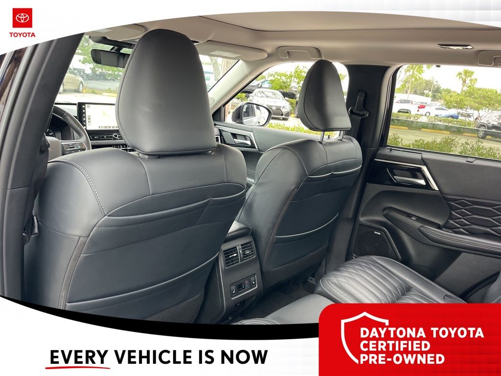 Used 2025 Mitsubishi Outlander SUV