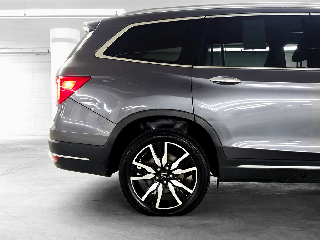 2020 Honda Pilot Touring photo 15