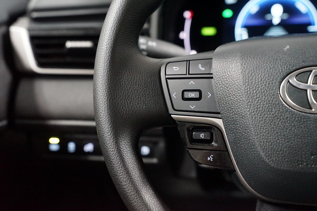 Thumbnail: 2025 Toyota Camry - 14