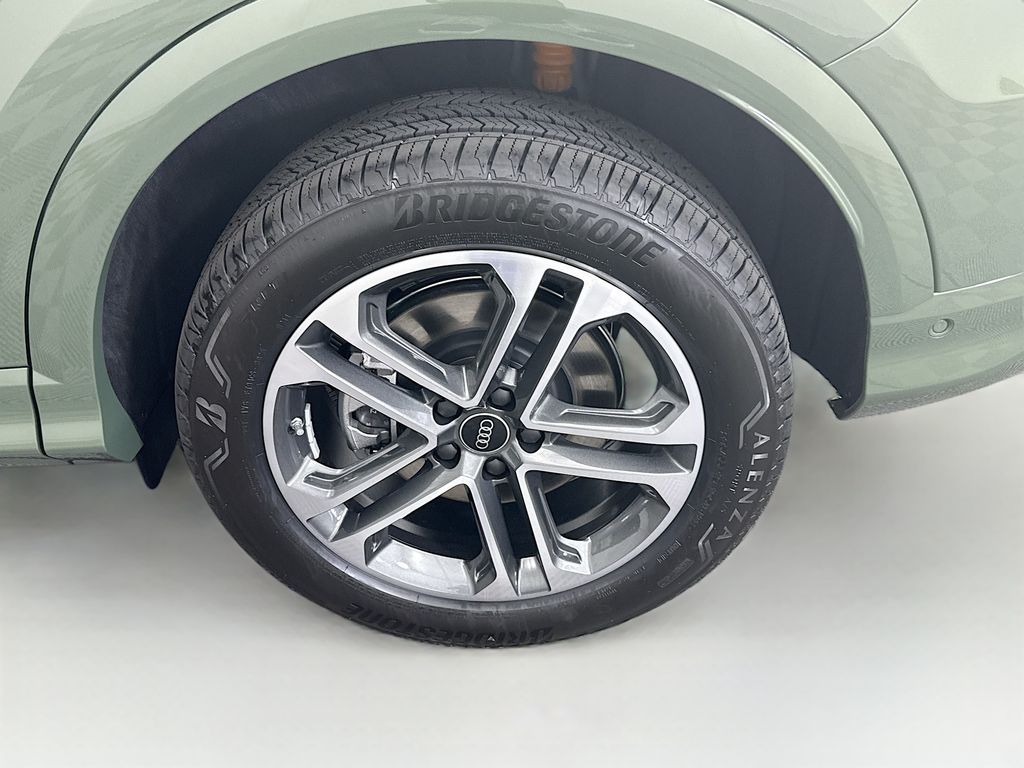 Thumbnail: 2025 Audi Q5 - 30