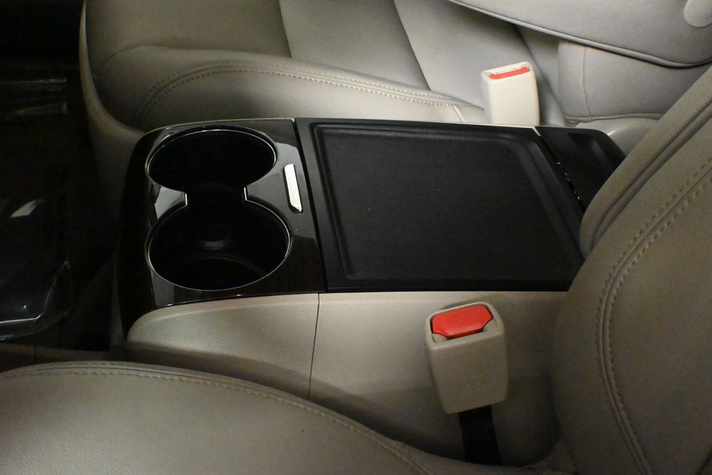 2019 Toyota Sienna XLE Premium 28