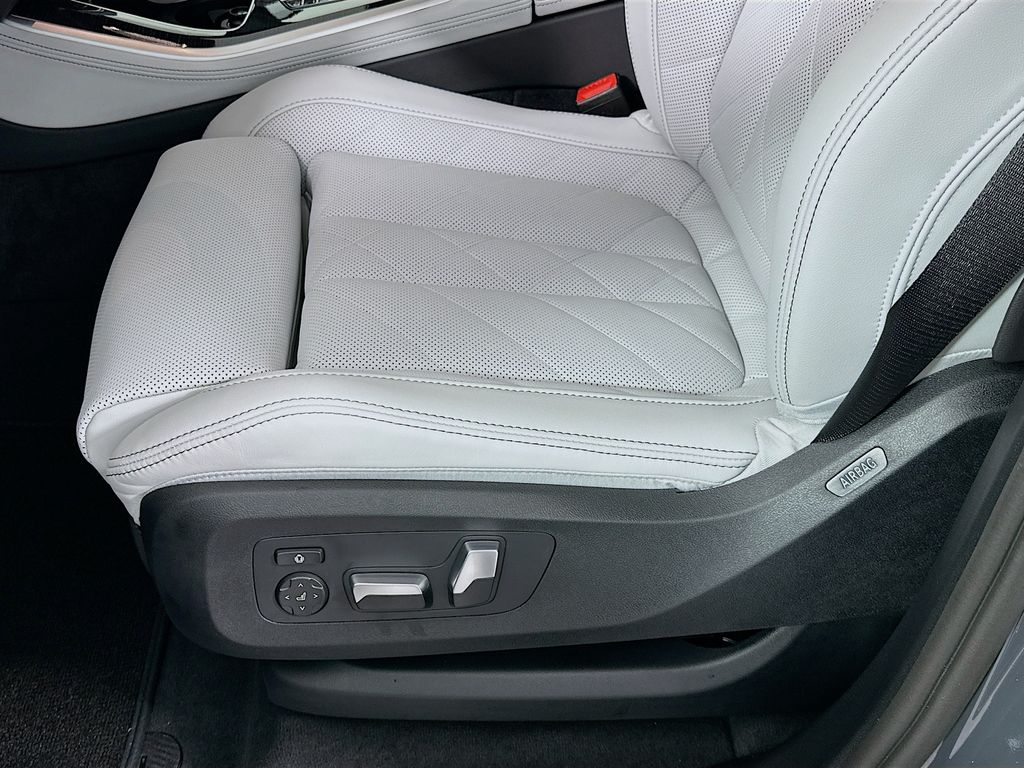 Thumbnail: 2026 BMW X5 - 21