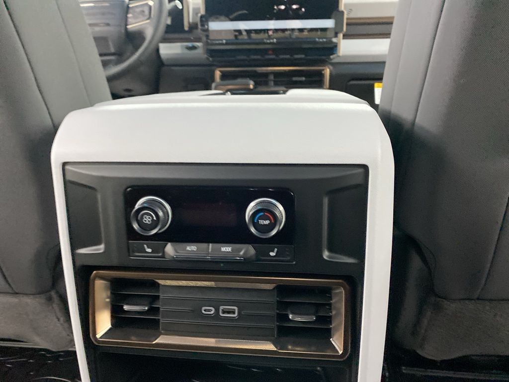 2025 GMC HUMMER EV SUV 2X photo