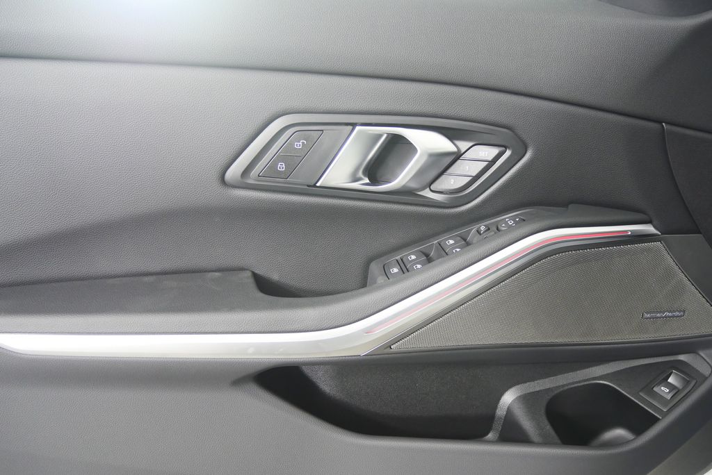 Thumbnail: 2026 BMW 3 Series - 9