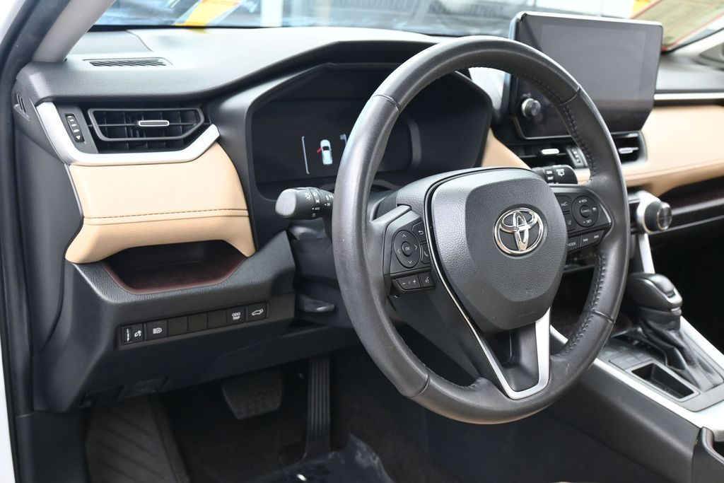 2023 Toyota RAV4 Limited - Photo 15