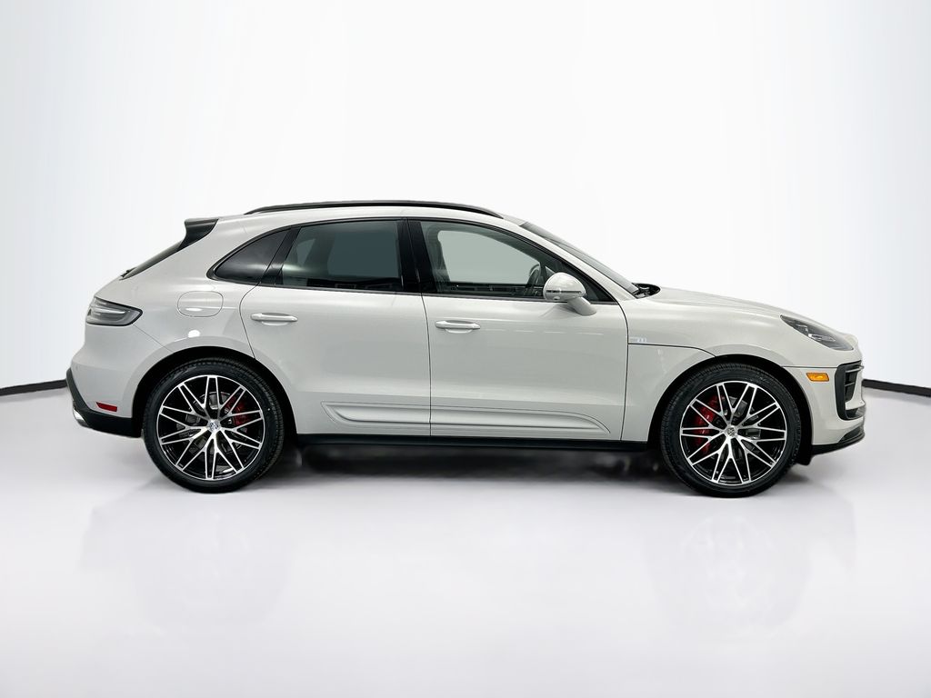 Thumbnail: 2026 Porsche Macan - 8
