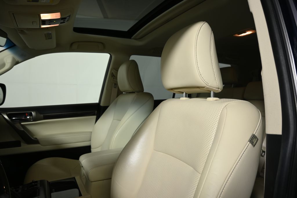 Thumbnail: 2020 Lexus GX - 16