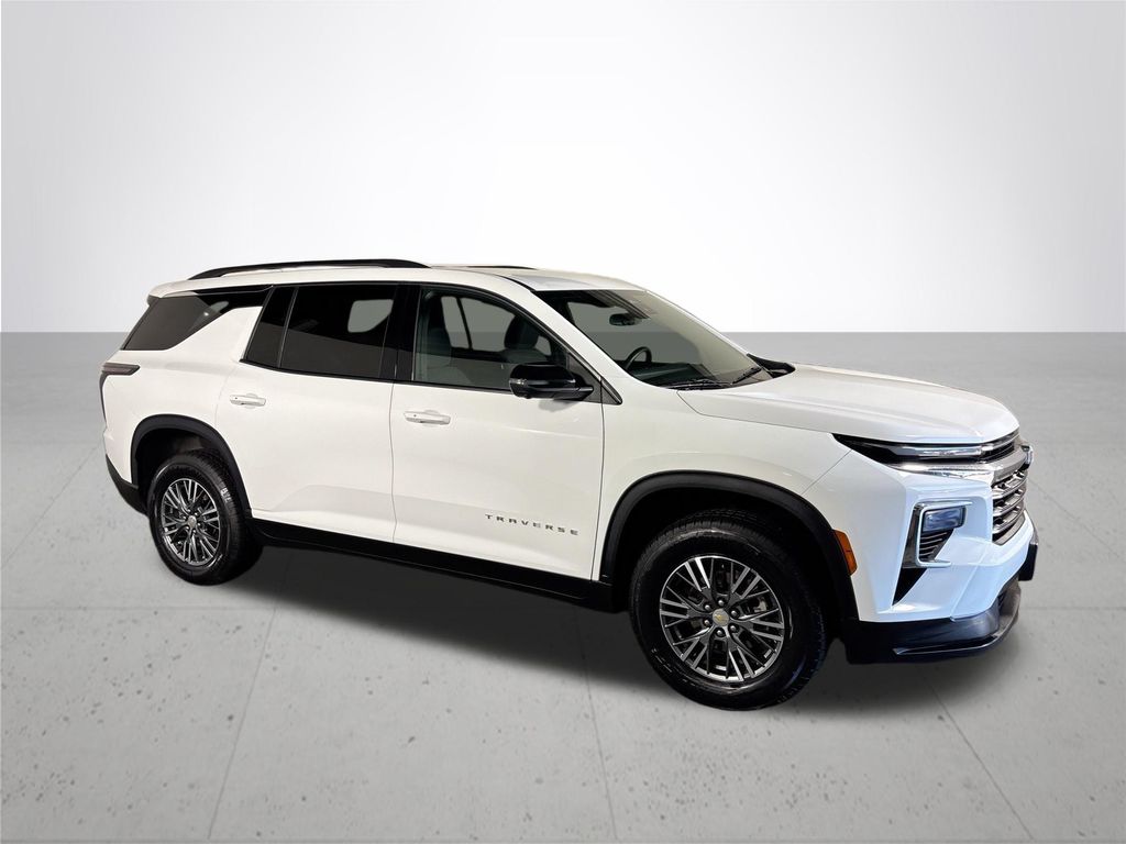 2024 Chevrolet Traverse LT