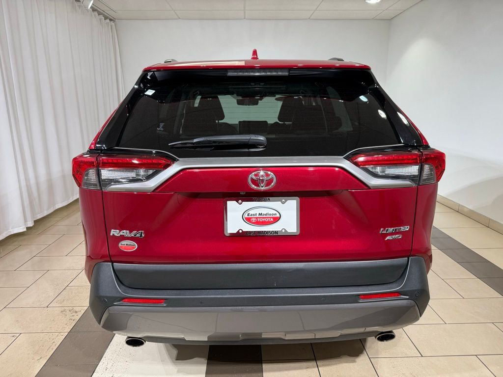 Thumbnail: 2021 Toyota RAV4 - 4
