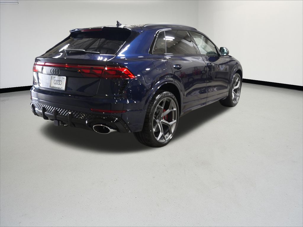 Thumbnail: 2026 Audi RS Q8 - 5