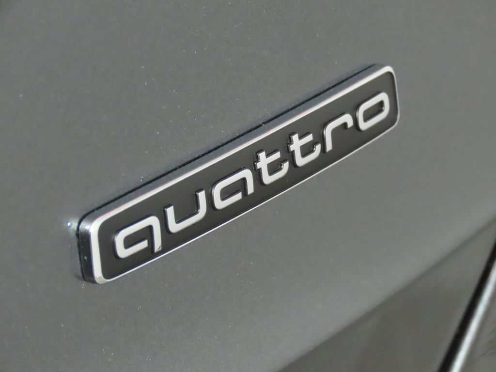 Thumbnail: 2025 Audi Q3 - 10