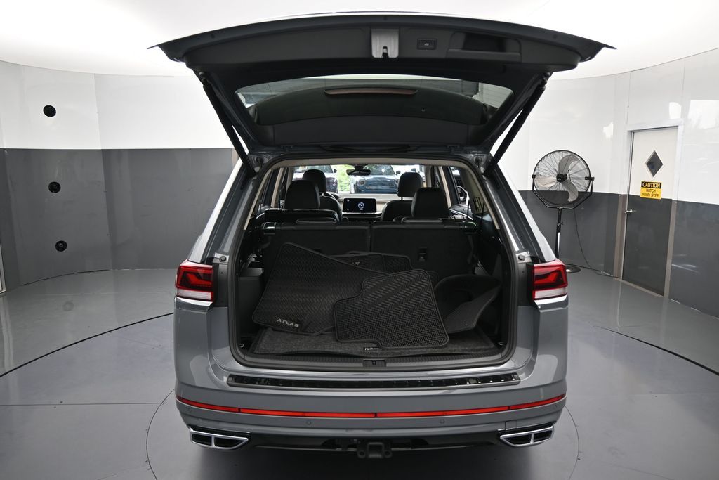 Used 2025 Gray Volkswagen 2.0T SEL Premium R-Line image 39