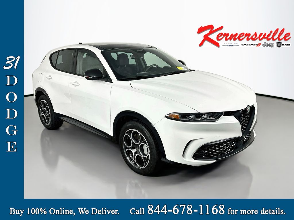 White 2025 Alfa Romeo Tonale Hybrid 6-Speed Automatic