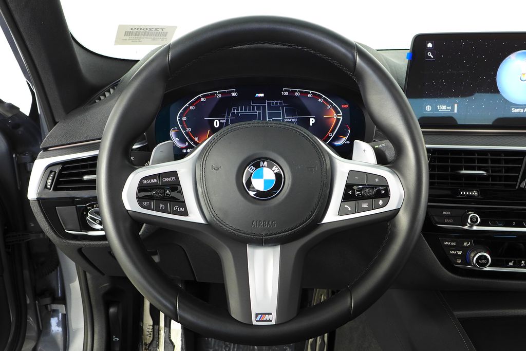 Thumbnail: 2023 BMW 5 Series - 26