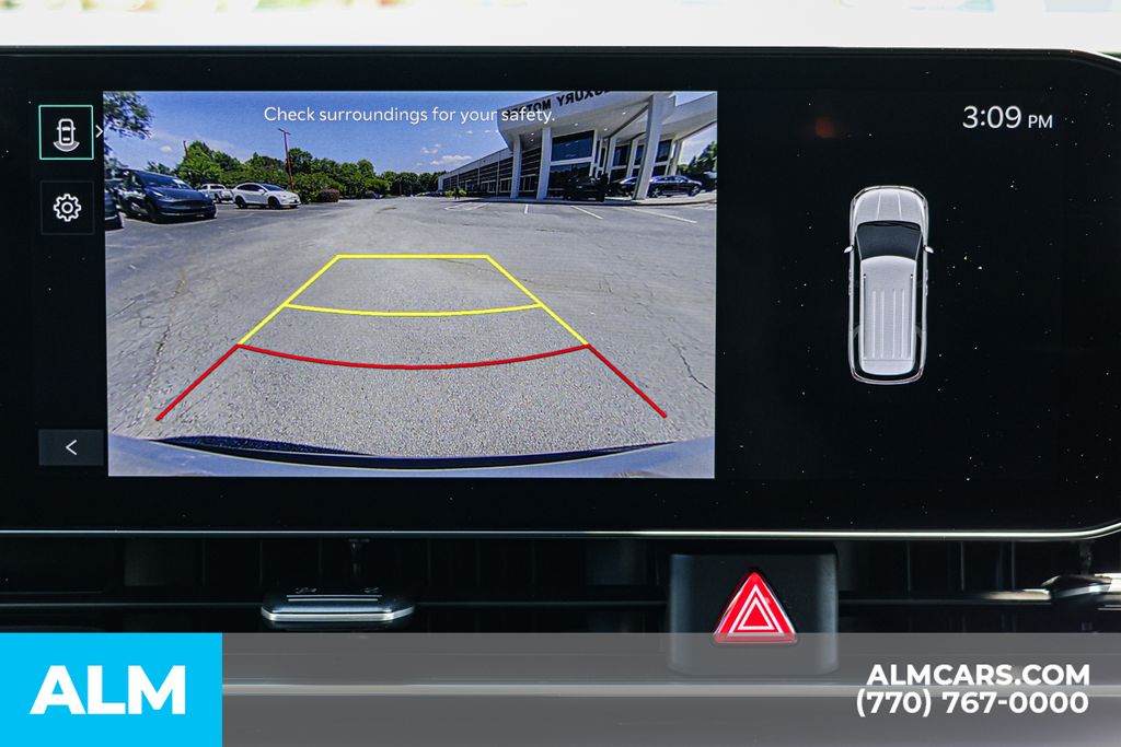 Used 2025 White Kia LXS image 36
