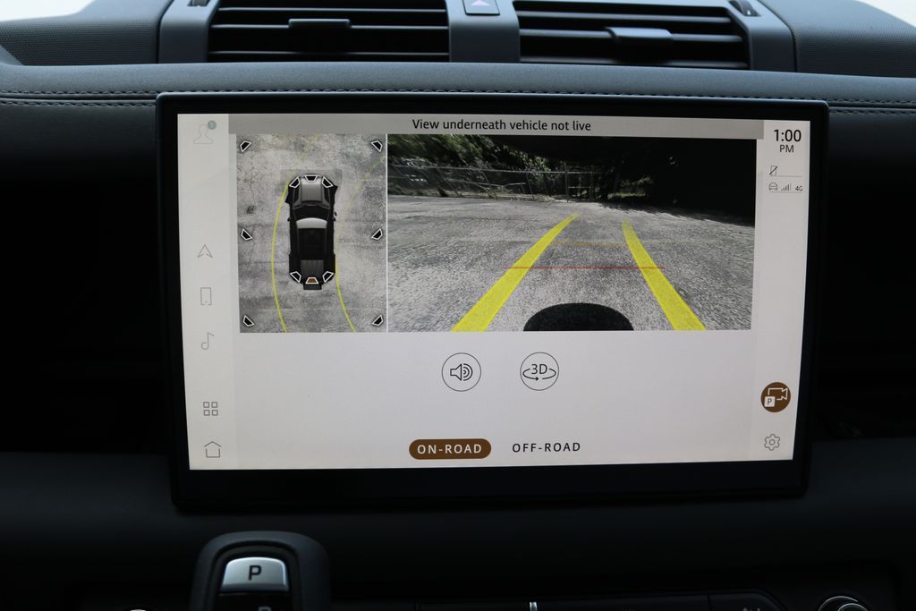 Used 2025  Land Rover X-Dynamic SE image 24