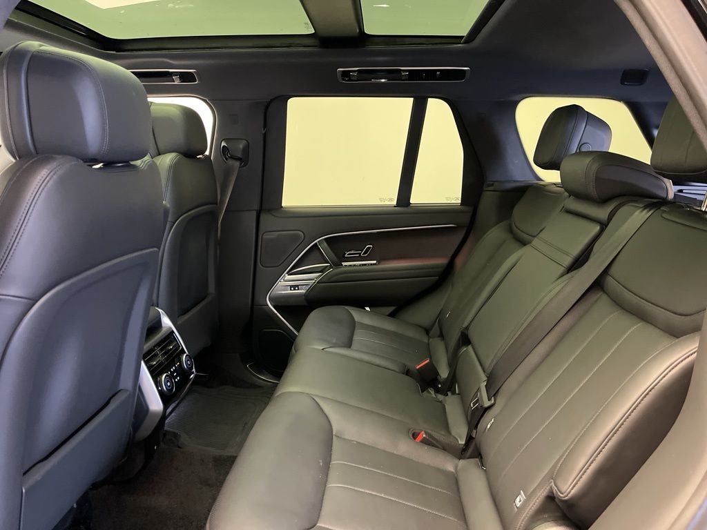 Thumbnail: 2025 Land Rover Range Rover - 24