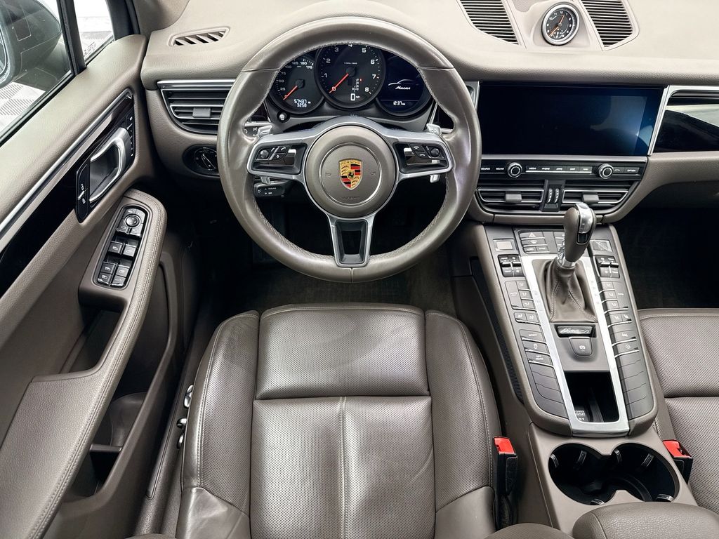 Thumbnail: 2021 Porsche Macan - 10