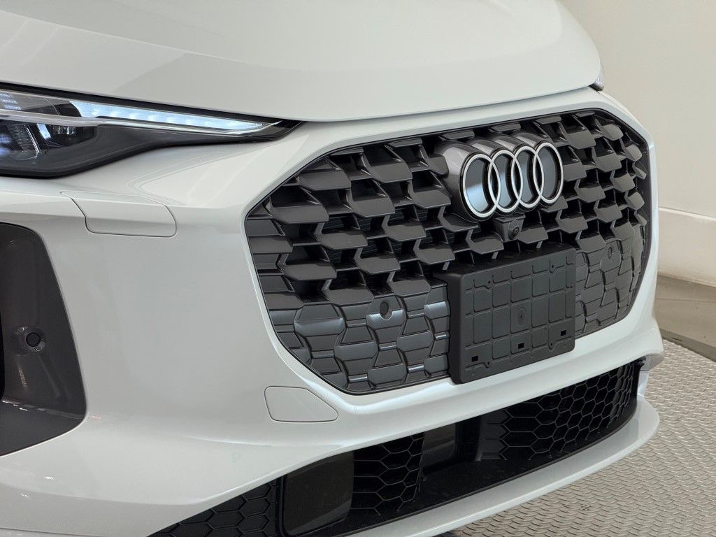 Thumbnail: 2025 Audi Q5 - 3