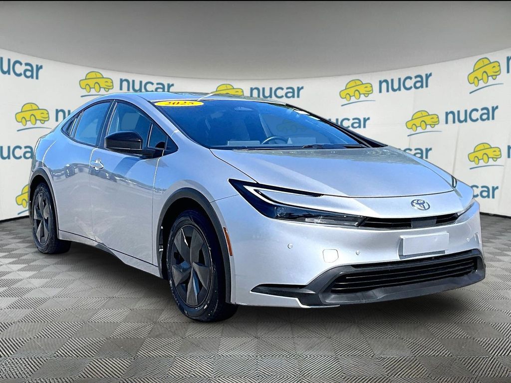 2025 Toyota Prius Cutting Edge Hatchback Tracción delantera Transmisión variable continua