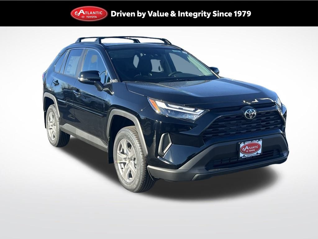 2025 Toyota RAV4 XLE's photo