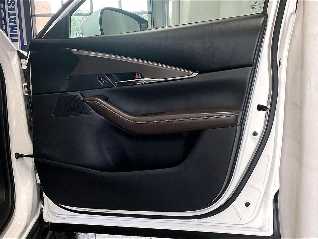 2023 Mazda CX-30 — photo 12