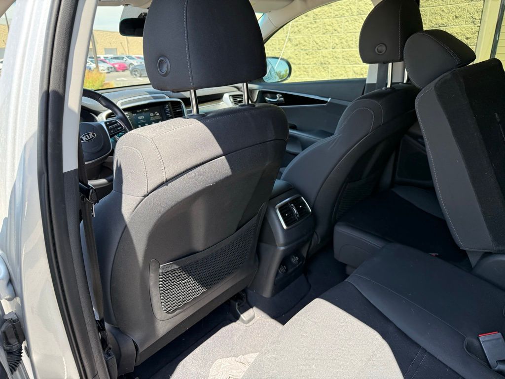 Thumbnail: 2020 Kia Sorento - 10