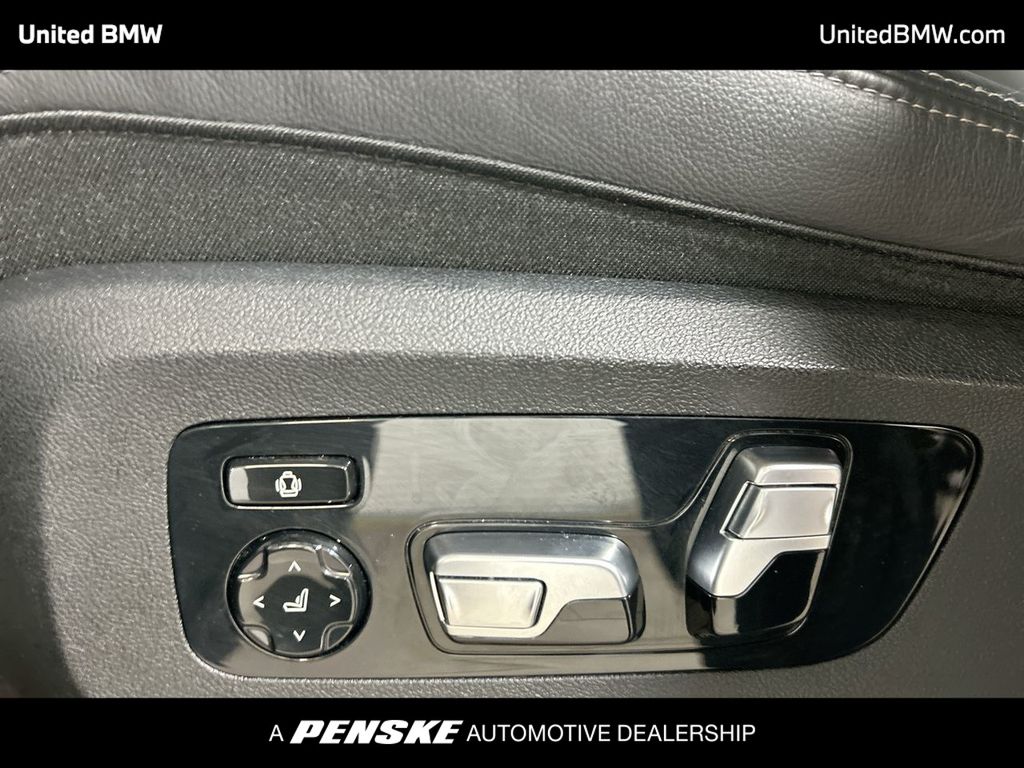 2022 BMW X7 xDrive40i 12