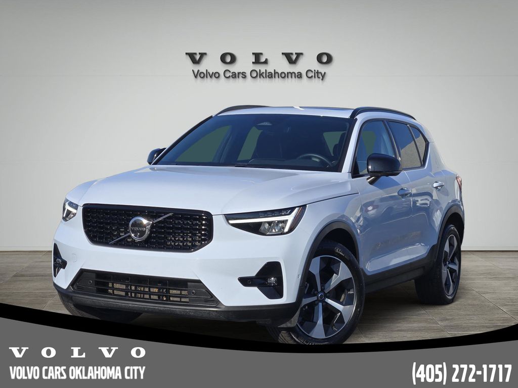 2025 Volvo XC40