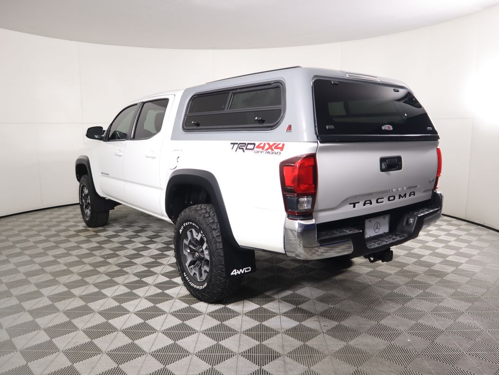 Thumbnail: 2019 Toyota Tacoma - 7