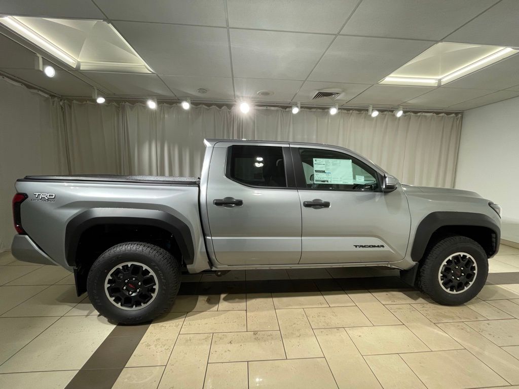 2024 Toyota Tacoma TRD Off-Road 6