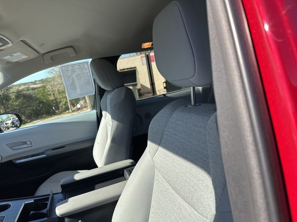 Used Car 2025 Toyota Sienna  Le For Sale Under $40,000 In Austin, Texas