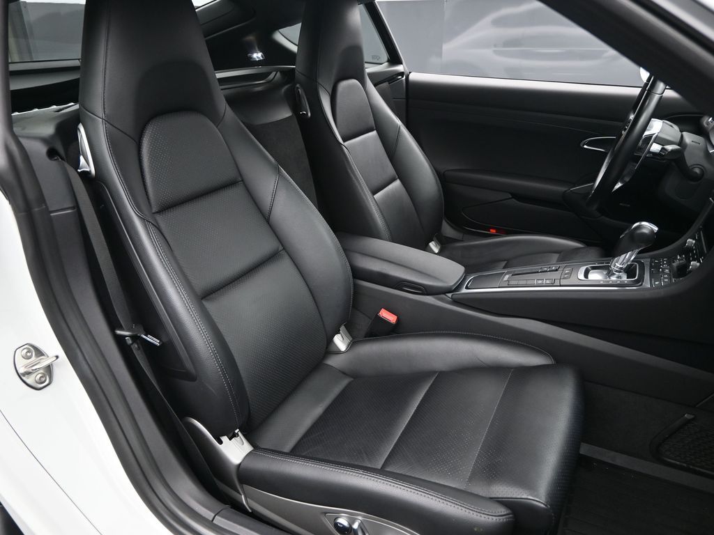 2018 Porsche 718 Cayman Base