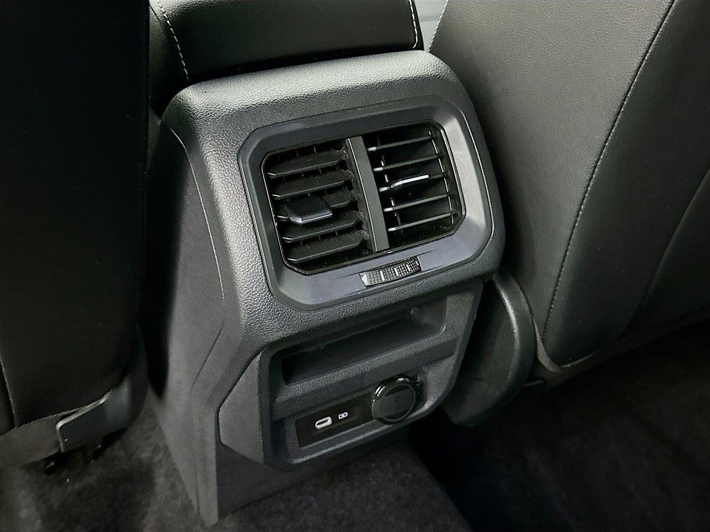 Thumbnail: 2022 Volkswagen Tiguan - 26