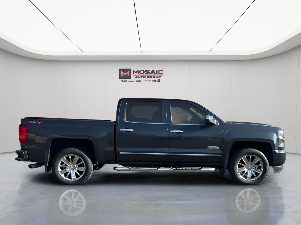 Used 2018 Chevrolet Silverado 1500 High Country with VIN 3GCUKTECXJG403724 for sale in Zumbrota, Minnesota