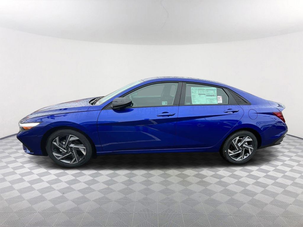 2025 Hyundai Elantra SEL Sport - 4