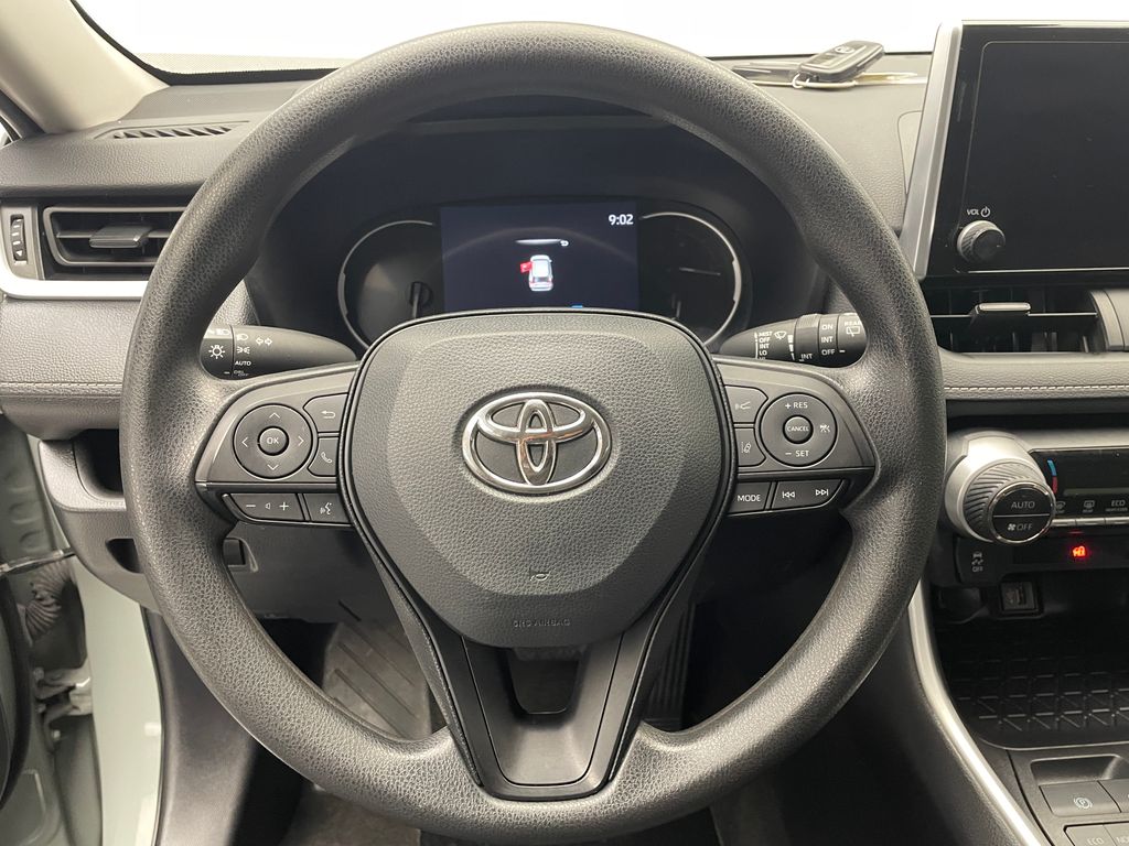 2023 Toyota RAV4 XLE 21