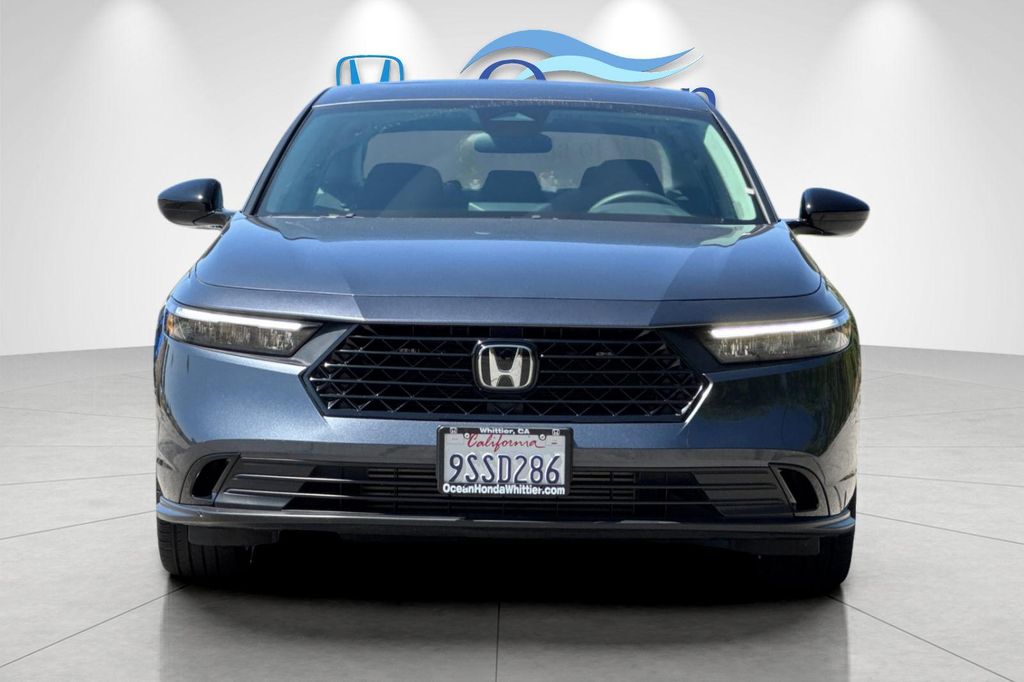 Used 2025 Meteorite Gray Metallic Honda SE image 9