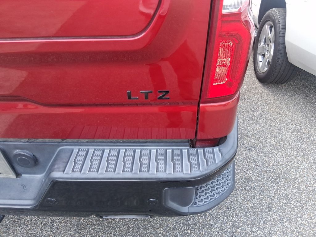 Used 2022 Red Chevrolet LTZ image 13