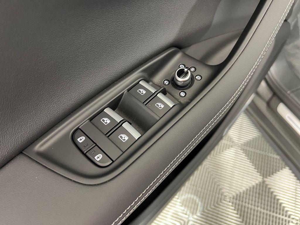 Thumbnail: 2025 Audi Q7 - 31