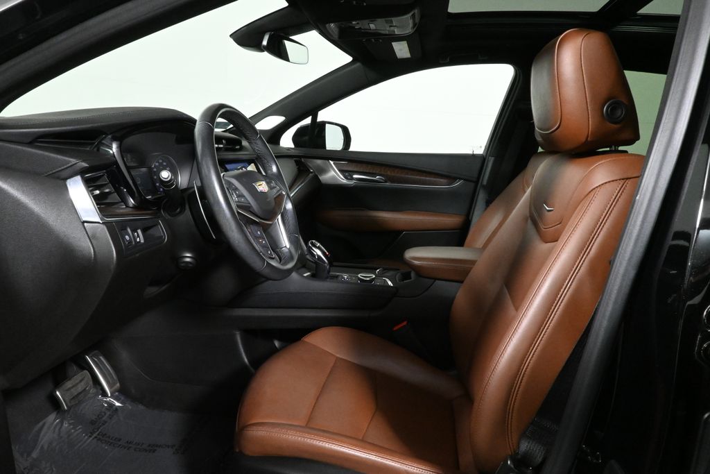 Thumbnail: 2023 Cadillac XT5 - 3