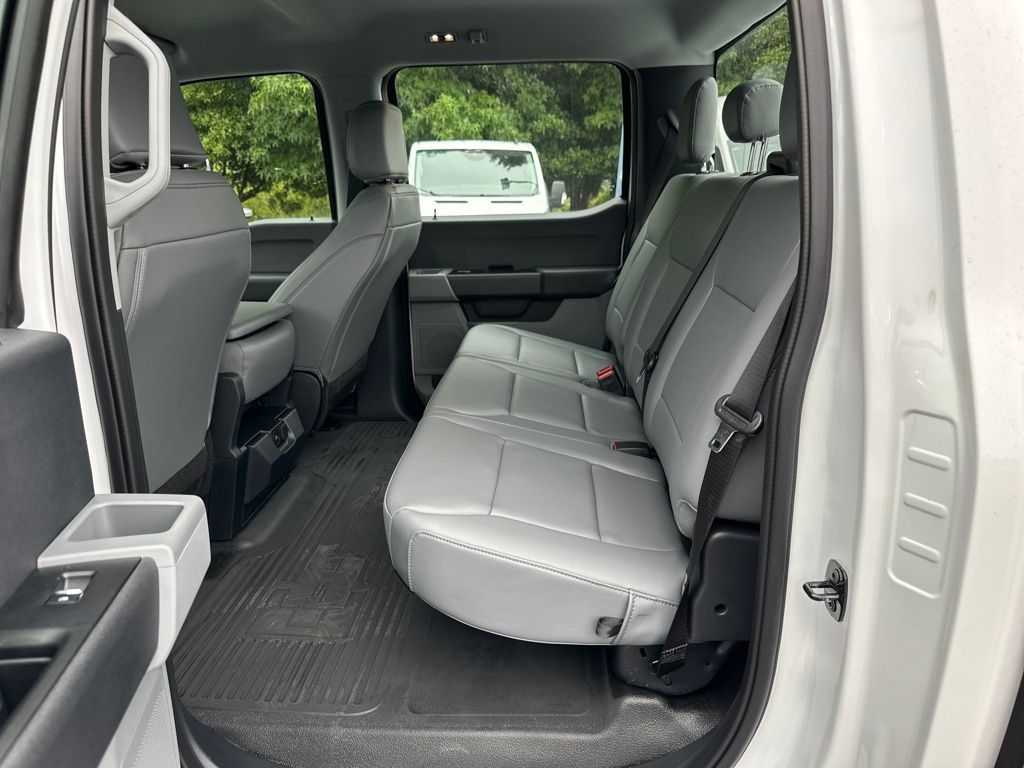 New 2025 Ford Super Duty F-250 Crew Cab 8' Box XL