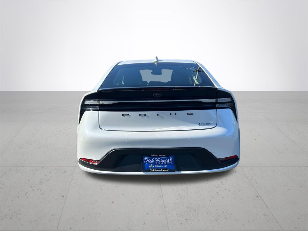 2025 Toyota Prius Plug-In Hybrid SE