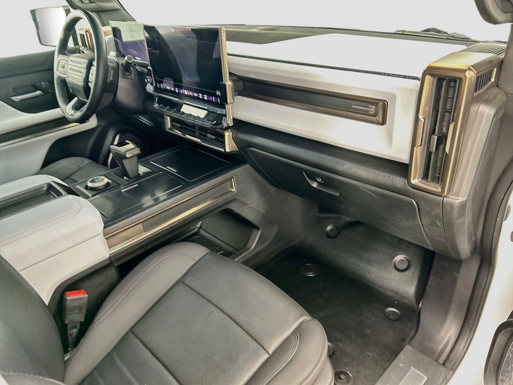 Used 2023 White GMC Edition 1 image 16