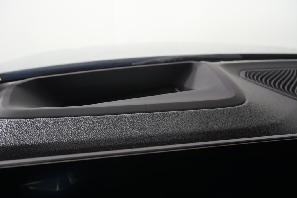 Thumbnail: 2025 BMW i4 - 22